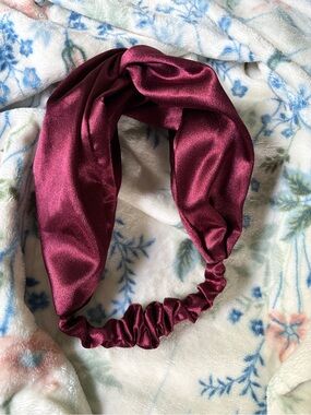 Women’s Satin Twist Headband - Burgundy
